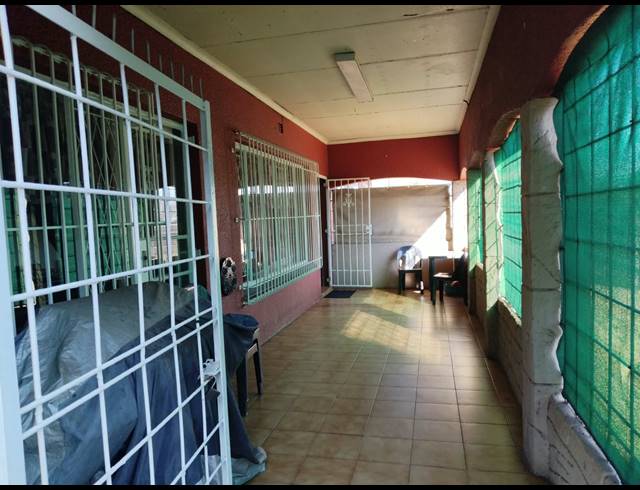 3 BEDROOM HOUSE FOR SALE IN RHODESFIELD